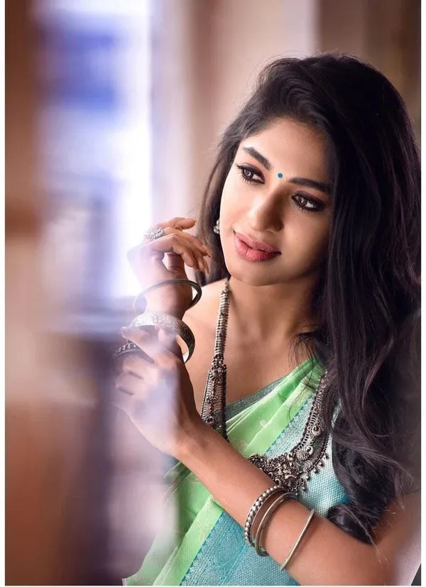 Light_Green_Embellished_Bollywood_Jacquard_Saree_(Light_Green)